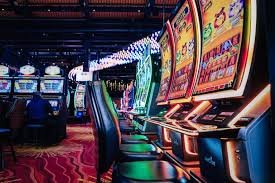 Kategori Live Dealer dengan pilihan meja Halaman Live Dealer dengan pilihan permainan blackjack dan roulette